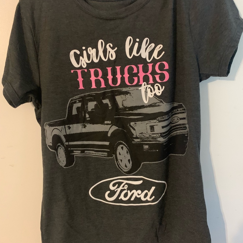 T-shirt by Ford. Gray with print